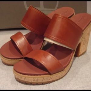 SOLD: TIMBERLAND SLIDE PLATFORM SANDAL